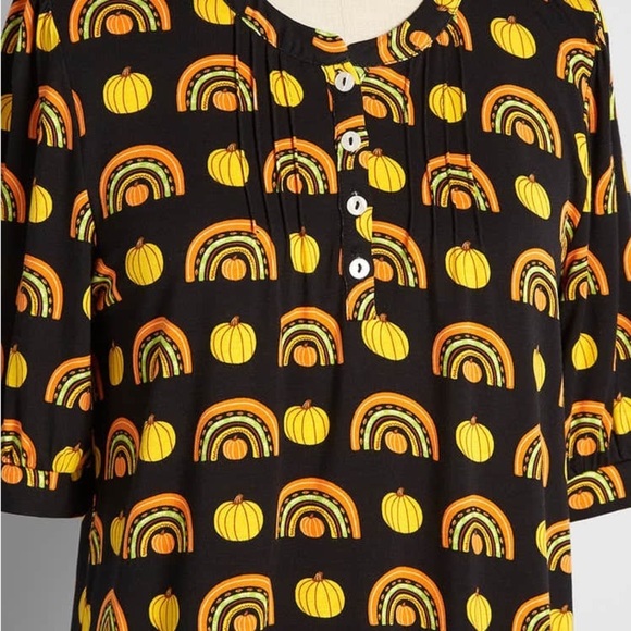 ModCloth Winning Them Over Short Sleeve Top medium - Picture 3 of 3